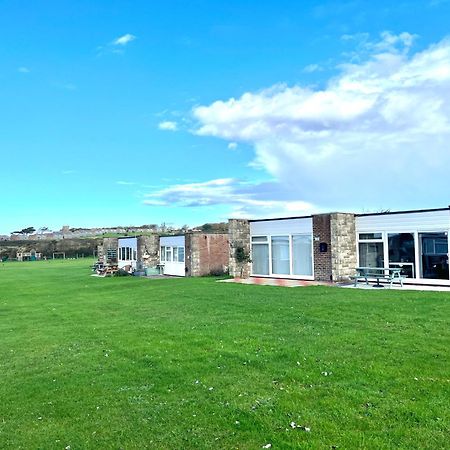 Chine Cottage Self-Catering Coastal Bungalow In Rural West Wight Freshwater Eksteriør bilde